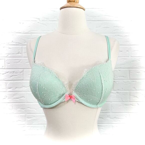 Victoria’s Secret Very Sexy Push-Up Size 32D - Picture 1 of 3